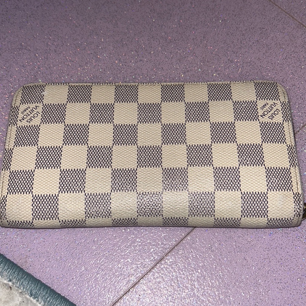 AUTHENTIC Louis Vuitton Damier Azur Zippy Wallet